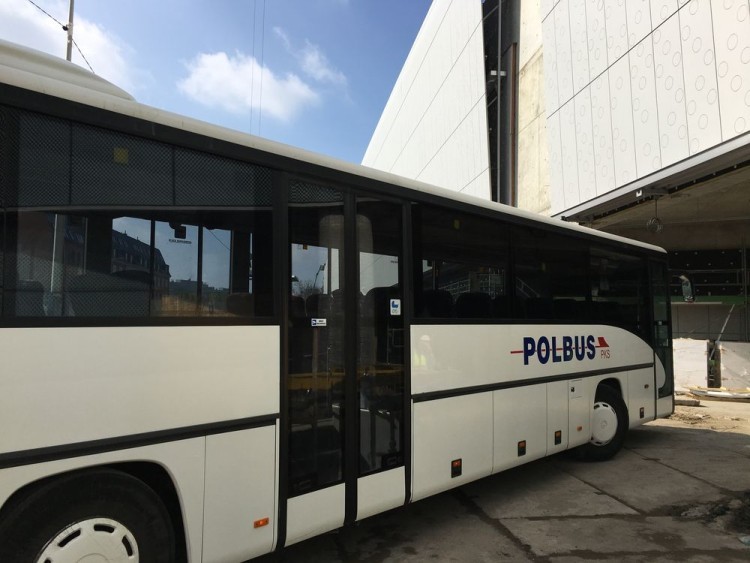 Pierwsze autobusy na nowym wrocławskim dworcu [ZOBACZ ZDJĘCIA], Polbus-PKS