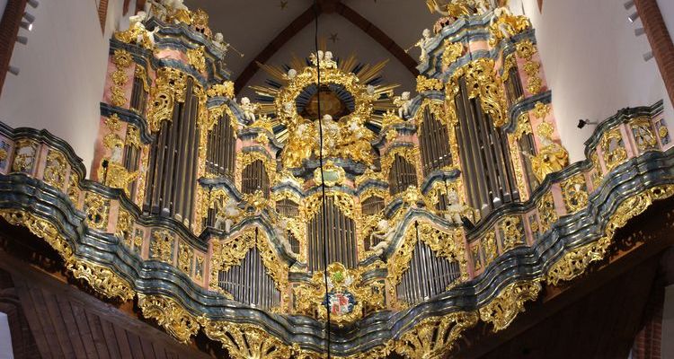 Wrocław: słynne organy po 46 latach wróciły do bazyliki św. Elżbiety. Zobacz zdjęcia!