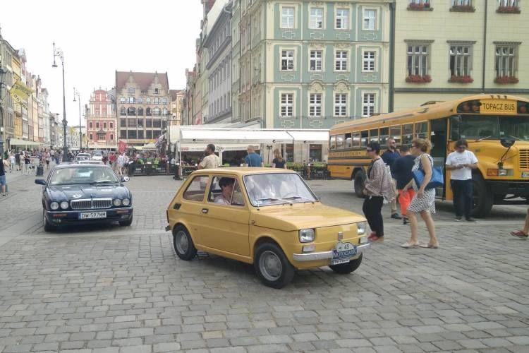 MotoClassic - klasyczne i zabytkowe samochody na wrocławskim Rynku, Bartosz Senderek
