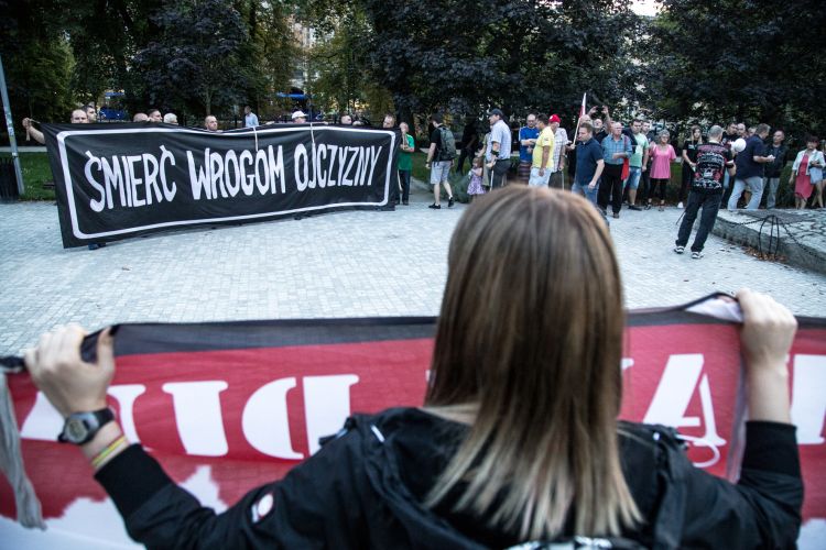 Nacjonaliści upamiętnili 17 września marszem, Magda Pasiewicz