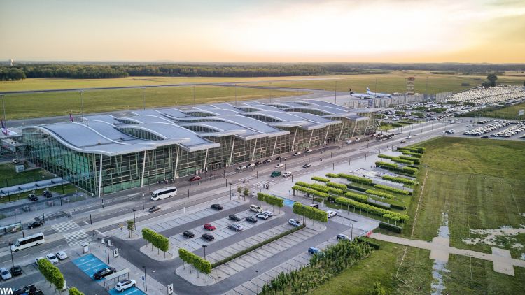 Lotnisko, jakiego nie widzieliście. Wyjątkowe zdjęcia portu lotniczego we Wrocławiu, Wiktor Woźniak
