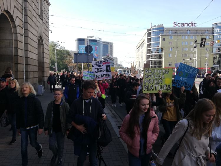 Wrocławska młodzież wyszła na ulice. Protestują dla klimatu [ZDJĘCIA], Bartosz Senderek