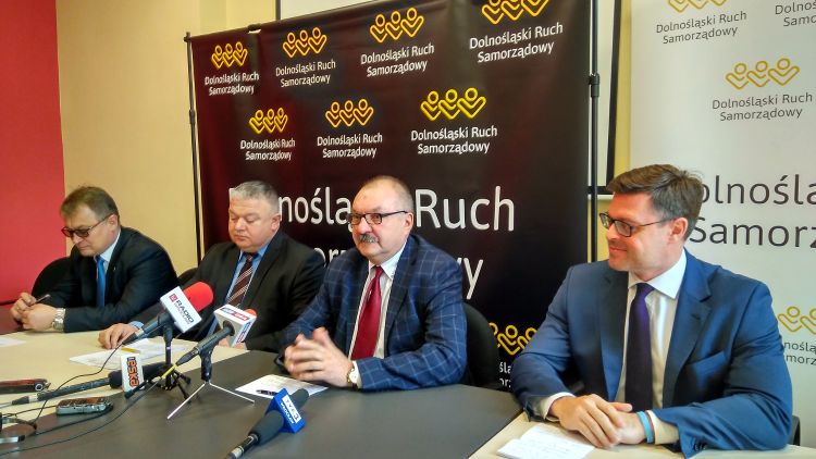 Ludzie Dutkiewicza i Przybylskiego będą zbierać podpisy ws. reformy edukacji, Bartosz Senderek