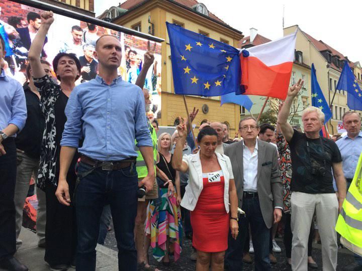 Wrocław: „obrońcy demokracji” zapowiadają wielką demonstrację z udziałem Piniora i Frasyniuka, Wojciech Bolesta
