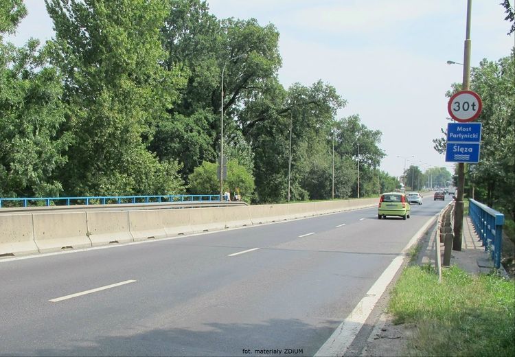 Ogłoszono przetarg na rozbudowę tras rowerowych na Karkonoskiej, ZDiUM
