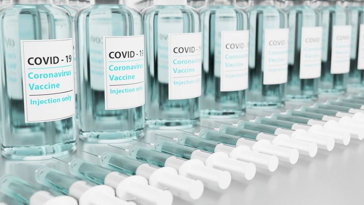 Wrocław: te apteki prowadzą szczepienia przeciw COVID-19. Ich liczba rośnie [LISTA], 