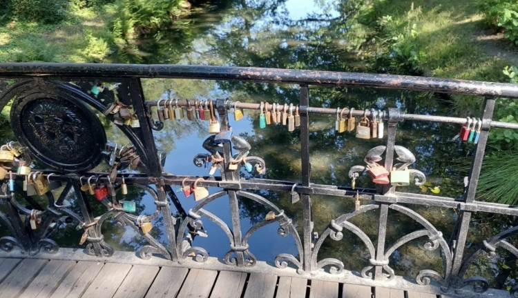 Ostatnia szansa, by zdjąć kłódkę z mostku w parku Szczytnickim, ZZM