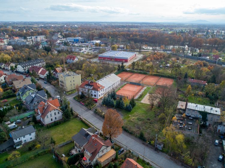 Wrocław: Zabytkowa hala sportowa na sprzedaż. Cena wywoławcza to 4,6 mln zł [ZDJĘCIA], Agencja Mienia Wojskowego