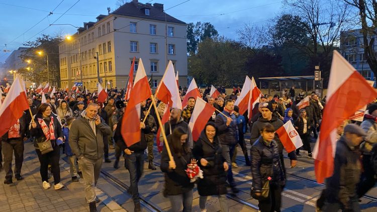 Wrocław: Ulicami miasta przeszedł marsz narodowców, 
