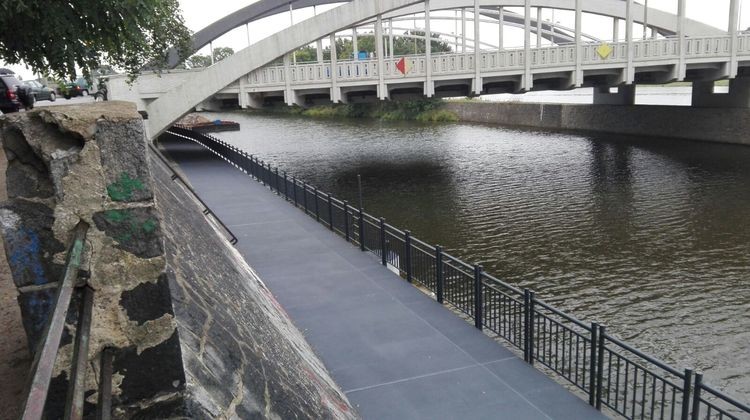 Tak wygląda nowa ścieżka rowerowa przy mostach Warszawskich (ZOBACZ ZDJĘCIA), Martyna Filipowska