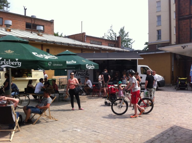 Wrocławski Bazar Smakoszy to już nie tylko targ ekologicznej, regionalnej żywności, ale także mały zlot food trucków., Piotr Gładczak