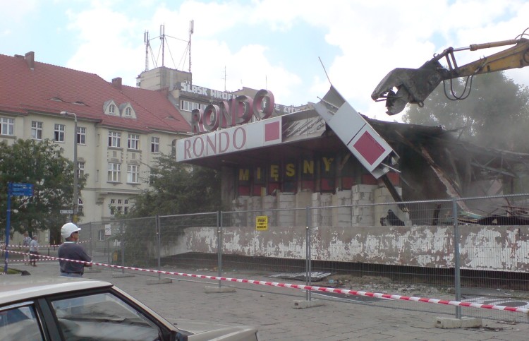 Wrocław dawniej i dziś: plac Powstańców Śląskich, Julo / Wikipedia