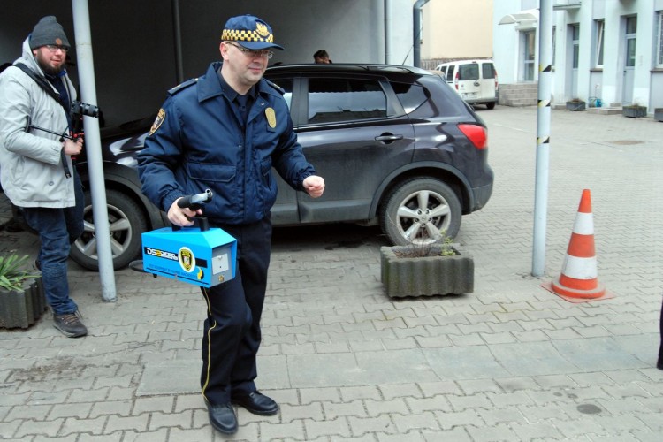 Strażnicy miejscy zbadają czy twój samochód nie truje powietrza [ZOBACZ ZDJĘCIA], Bartosz Senderek