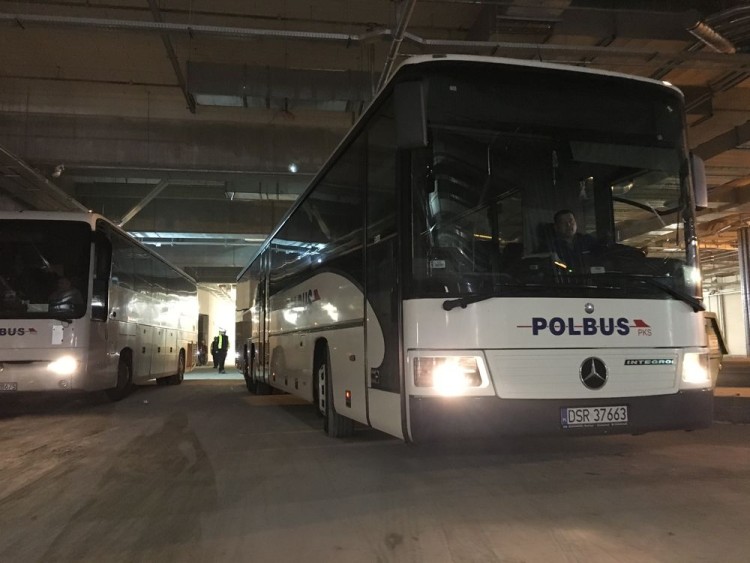 Pierwsze autobusy na nowym wrocławskim dworcu [ZOBACZ ZDJĘCIA], Polbus-PKS