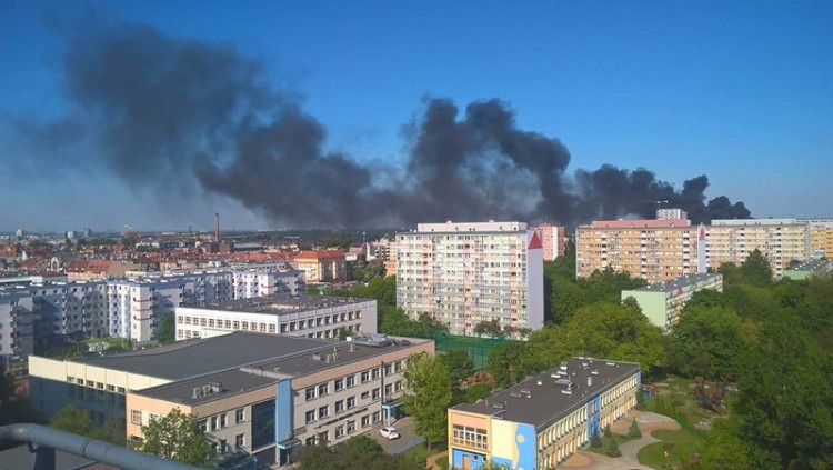 Wielki pożar we Wrocławiu. Czarny dym widoczny z daleka, Martyna Feruga