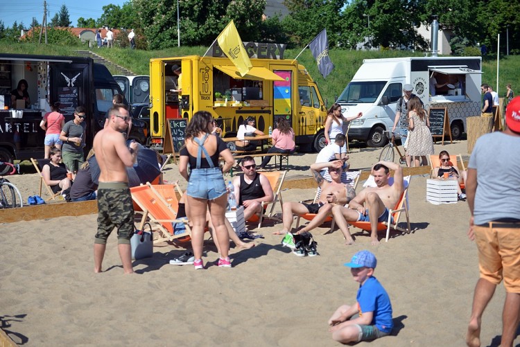 Wrocław: miejska plaża przy Starej Odrze już działa! [ZOBACZ ZDJĘCIA], Wojciech Bolesta