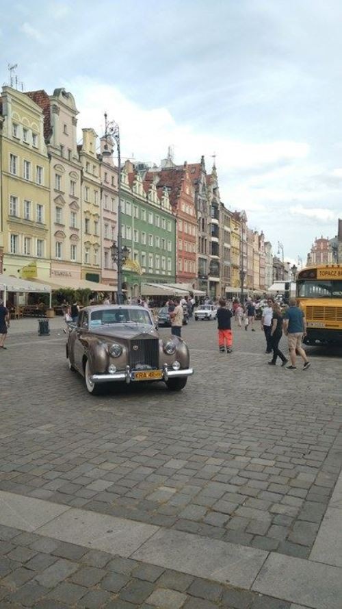 Pokaz samochodów MotoClassic na wrocławskim Rynku [ZDJĘCIA], Bartosz Senderek