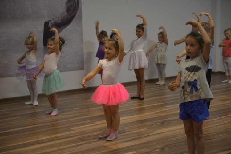 Dni otwarte szkoły tańca w Magnolii. Bezpłatne lekcje latino dance i tańca na rurze [ZDJĘCIA], Wojciech Bolesta