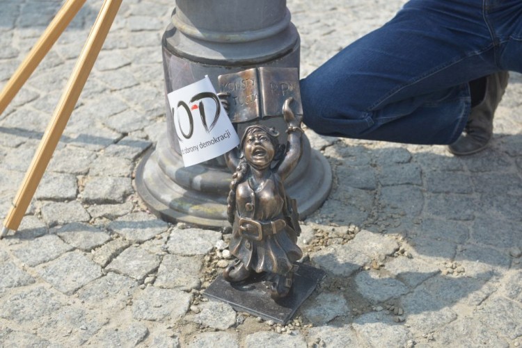 Krasnalka Demokracja stanęła na placu Solnym, Wojciech Bolesta