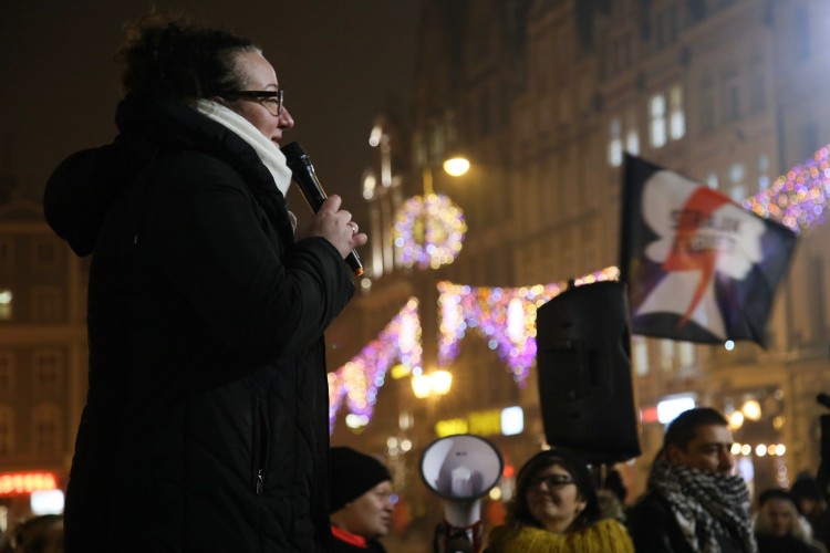 Smutne miny na czwartkowym Strajku Kobiet. „Kobieta zdradziła nas podwójnie” [ZDJĘCIA], Magda Pasiewicz