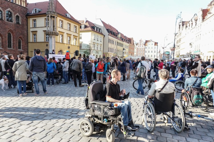 Wrocławianie wsparli protest rodziców osób niepełnosprawnych [ZDJĘCIA], Magda Pasiewicz