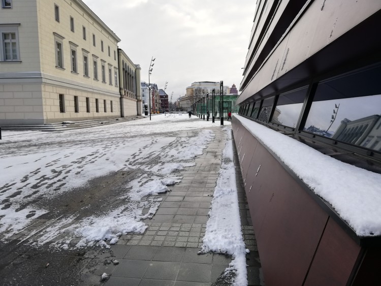 We Wrocławiu zima zaskoczyła drogowców! „Nic nie wskazywało na konieczność prewencyjnego użycia sprzętu”, Bartosz Senderek