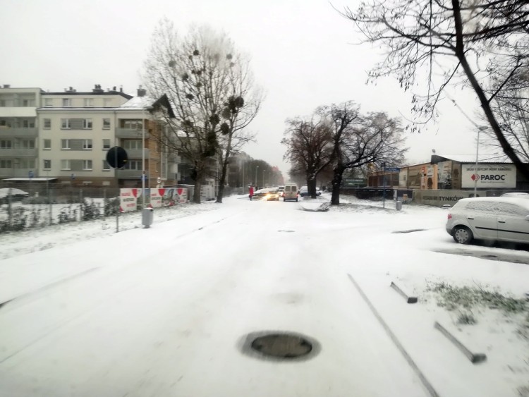 We Wrocławiu zima zaskoczyła drogowców! „Nic nie wskazywało na konieczność prewencyjnego użycia sprzętu”, Paweł Prochowski