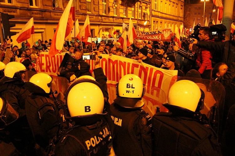 Zamieszki na marszu z okazji 11 listopada rozwiązanym przez magistrat [ZDJĘCIA], Bartosz Senderek