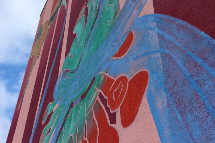 Nowy mural we Wrocławiu: „Kolibry wiążące wirusa”, Jakub Jurek