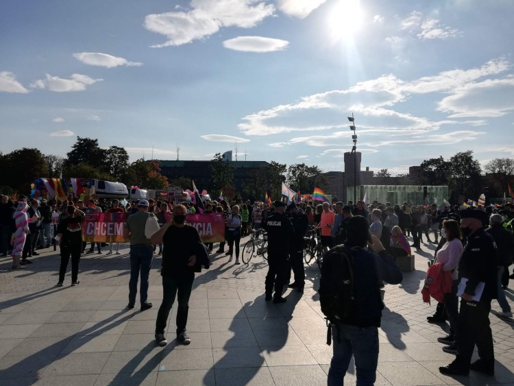 Trasa Marszu Równości we Wrocławiu. Tu można spodziewać się utrudnień w ruchu, mgo