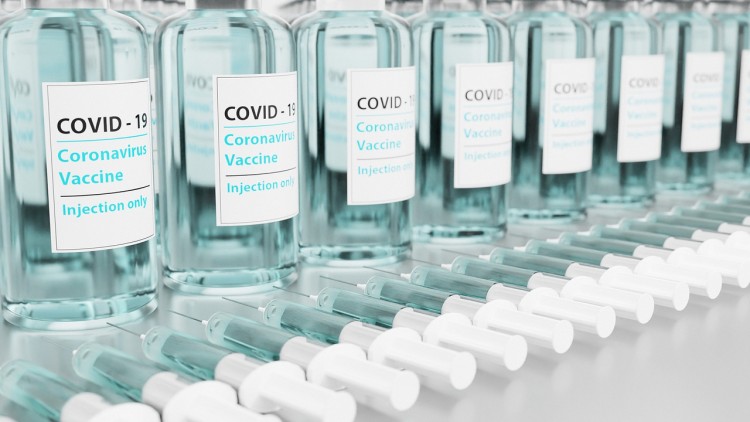 Wrocław: te apteki prowadzą szczepienia przeciw COVID-19. Ich liczba rośnie [LISTA], 