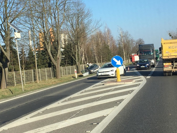 Dolny Śląsk: Samochód zderzył się z ciężarówką. Ruch wahadłowy! [ZDJĘCIA], Zdjęcia dzięki Pomoc Drogowa AUTO-HARD&PIEKARSKI PATROL