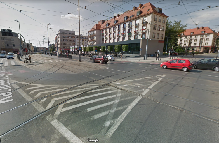 MPK Wrocław przygotowuje remont na skrzyżowaniu Kazimierza Wielkiego i Szewskiej, Google