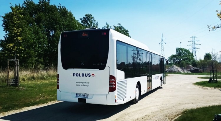 Wrocław: Autobus przegrał z pociągiem. Zlikwidowane połączenie, mat. pras.