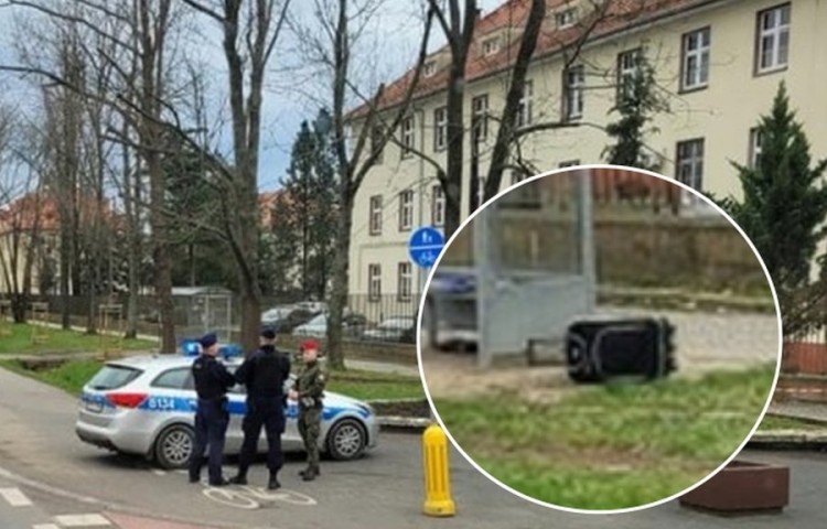 Wrocław: Podejrzana walizka na przystanku. Wezwano wojsko i policję, Zdjęcie nadesłane przez czytelnika