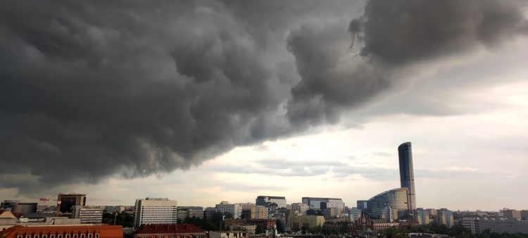 Oberwanie chmury we Wrocławiu, miasto tonie, Emilia Gogacz
