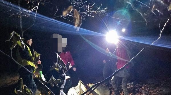 Turystki zgubiły się na Ślęży. Na pomoc czekały na drzewie, Komenda Miejska Policji we Wrocławiu