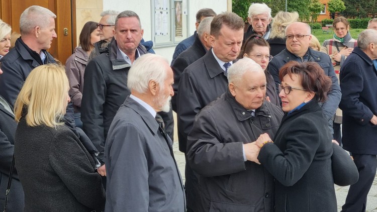 Tłumy na pogrzebie Stanisława Witka. Żegnali go czołowi politycy PiS, Daniel Śmiłowski
