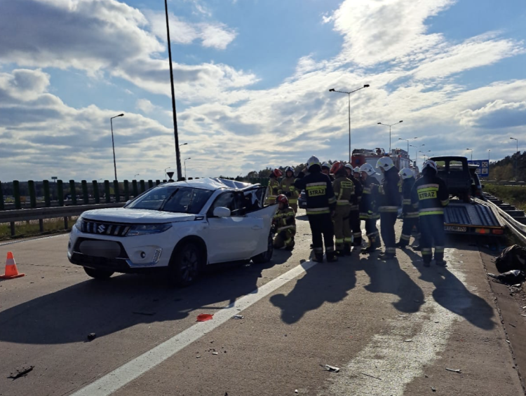 Wypadek na A4. Ranne dwie osoby, Straż Pożarna w Bolesławcu