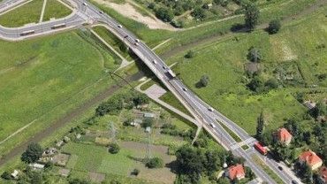 Jest pozwolenie na użytkowanie mostu łączącego Racławicką i al. Piastów, ale...