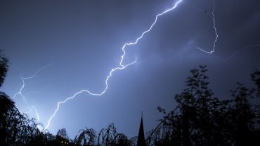 Wrocław: synoptycy przewidują burzę. Zacznie grzmieć już po południu