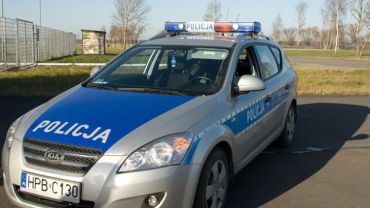 Radiowozem do szpitala. Policjanci z Trzemeskiej uratowali 8-miesięczne dziecko