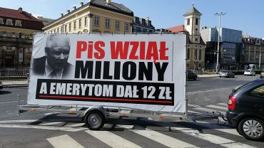 PO znów uderza w PiS. Kolejny „konwój wstydu” wyjeżdża na ulice Dolnego Śląska