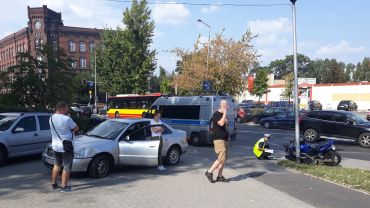 Wypadek na Swobodnej. 26-letni motocyklista trafił do szpitala [ZDJĘCIA]
