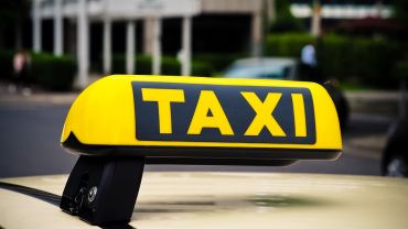 Wrocław: ITD zatrzymuje nielegalnych taksówkarzy. Grożą im gigantyczne kary