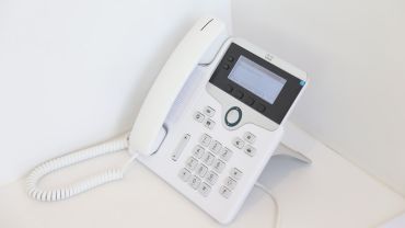 Bezpłatna pomoc prawna dla ofiar naciągaczy na „tani telefon” [LISTA FIRM]