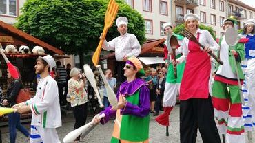 Parada kucharzy podczas Europy na Widelcu [ZDJĘCIA]