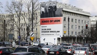 Mural promujący wrocławski koncert Kings of Leon