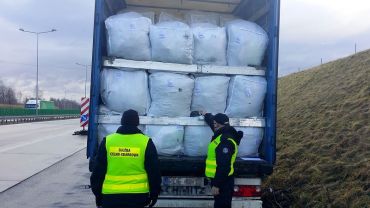 Służba celna przejęła nielegalny transport odpadów z Holandii [WIDEO]