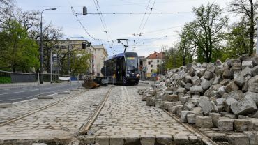 Trwa wymiana rozjazdów tramwajowych w centrum Wrocławia [ZDJĘCIA]